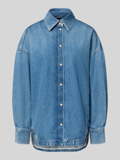 Produktfoto, Oversized Hemdjacke aus Baumwoll-Denim Modell 'C_OVERSHIRT 4.0' von BOSS Orange, Optik: Unifarben, Passform: Oversized, Kragenform: Umlegekragen, Verschluss: Druckknopfleiste, Ärmelform: Langarm, Taschen: seitliche Eingrifftaschen, Materialverarbeitung: Denim, Material: reine Baumwolle, mittelblau mit sichtbarer Struktur.
