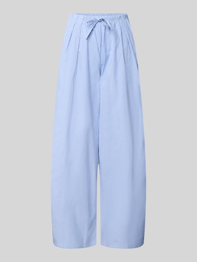 Produktfoto, Stoffhose mit elastischem Bund und Tunnelzug Modell 'FEOLY' von American Vintage in Hellblau aus reiner Baumwolle, Wide Leg, strukturierte Oberfläche, Bundweite bei Größe S 34 cm, Innenbeinlänge 71 cm