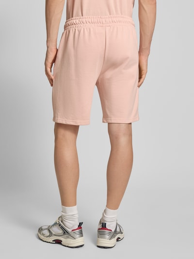 Ellesse Regular Fit Sweatshorts mit Label-Print Modell 'MOLLA' Altrosa 5