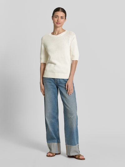 Frauenmodel trägt Strickpullover mit 1/2-Arm von Fynch-Hatton in Creme, reine Baumwolle, Regular Fit, Ganzkörperansicht von vorne.