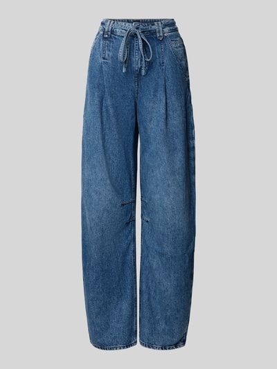 Produktfoto, Wide Leg Jeans aus Baumwoll-Lyocell-Mix Modell 'C_PLEATED BARREL 1.0' von BOSS Orange, Denim-Optik, Wide-Fit, Label-Patch, Nieten, Bundfalte, Gürtelschlaufen, Knopf und verdeckter Reißverschluss, Bindegürtel, seitliche Eingrifftaschen und Gesäßtaschen.