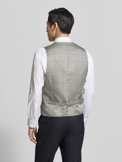Männermodel trägt Weste mit V-Ausschnitt und Paspeltaschen von Roy Robson in Regular-Fit, Rückenlänge 64 cm, Ganzkörperansicht Rückansicht.