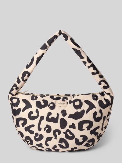 Produktfoto, Shoulder Bag mit Logo-Patch von Studio Noos mit Allover-Animal-Print in Beige und Schwarz, sichtbarer Schulterriemen, Reißverschluss, strukturierte Oberfläche, Maße 48x34x10 cm, Schulterriemen 80 cm.