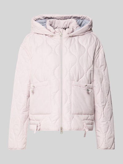 Produktfoto, Steppjacke mit Kapuze von White Label in zartem Rosa, sichtbare Steppnähte, Zweiwege-Reißverschluss, zwei Fronttaschen, Damenmodell, gerade Passform, Tunnelzug an Kapuze und Bund, glatte Textur