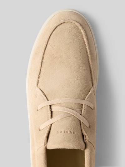 Produktfoto, Sneaker aus Leder Modell 'Jiro Gio II' von Nubikk in beigem Ton, abgerundete Spitze, Schnürung, samtige Lederstruktur, Kontext: Herren Sneaker, echtes Leder, Absatzhöhe 4 cm, Schafthöhe 10 cm, Schaftweite 10 cm