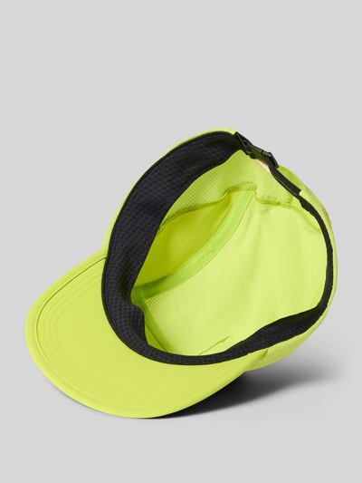 Produktfoto, Cap in Neon-Gelb aus Material-Mix mit Stretch-Anteil, verstärkter Schirm, Modell 'SENSE AERO CAP' von Salomon mit Logo.