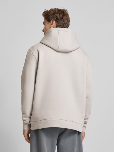 KARL KANI Hoodie mit Label-Stitching Mittelgrau 5