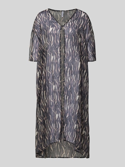 Produktfoto, Oversized Kaftan mit Allover-Muster Modell 'ATRUD' von Pieces, wzór tygrysi, odcienie szarości i beżu, tekstura lekko prześwitująca, fason oversize