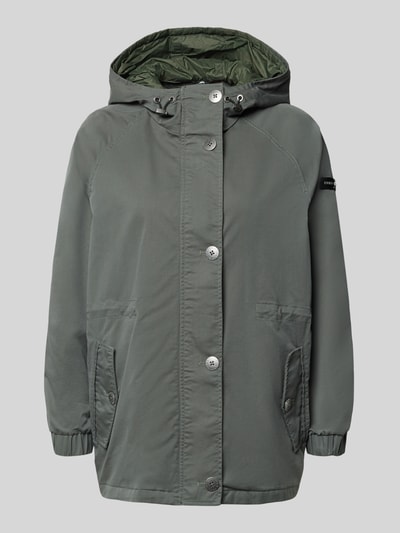 Produktfoto, Regular Fit Jacke mit Logo-Detail Modell 'Dorine' von Frieda & Freddies, grauer Baumwoll-Mix, Kapuze mit Tunnelzug, Eingrifftasche, elastische Ärmelabschlüsse, dezente Strukturen und matte Knöpfe sichtbar, Rückenlänge bei Größe 36: 72 cm, Schulterbreite bei Größe 36: 40 cm, Brustweite bei Größe 36: 57 cm, Ärmellänge bei Größe 36: 62 cm.