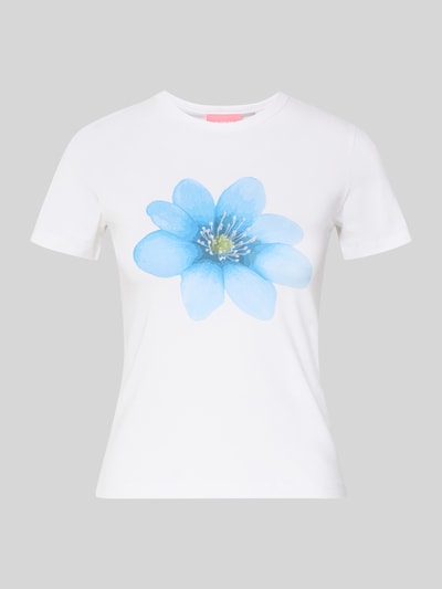 Produktfoto, Damen T-Shirt mit blauem Motiv-Print Modell 'GIGI' von JJXX aus Baumwoll-Mix mit Stretch-Anteil, gerader Schnitt, Rundhalsausschnitt, Rückenlänge bei Größe S 49 cm, weißer Grundton, glatte Oberfläche