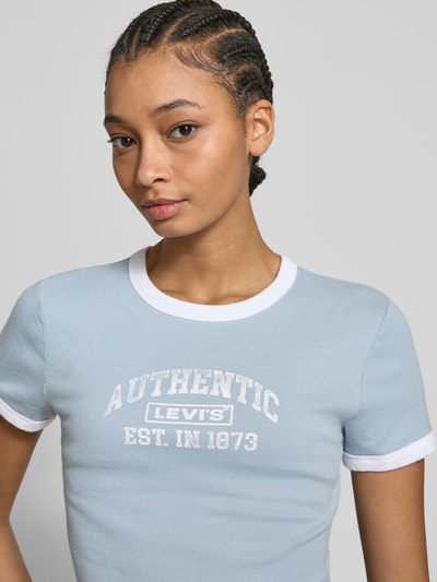 Levi's® Cropped T-Shirt mit Label-Print Weiss 3