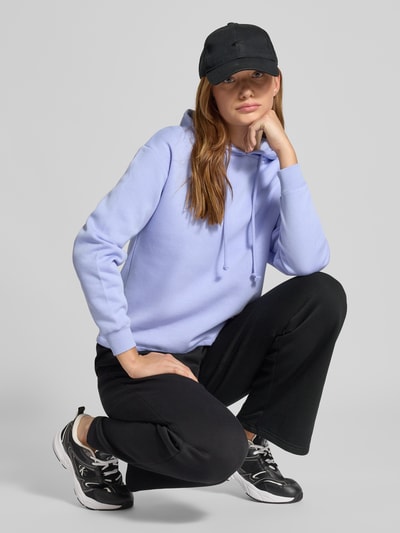 Pieces Spodnie sportowe o kroju regular fit z mieszanki bawełny model ‘CHILLI’  3