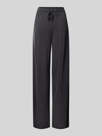 Produktfoto, locker fallende schwarze Weite Hose aus Viskose-Mix Modell 'ANORA' von PIECES, glatte Oberfläche, Damen Weite Hose