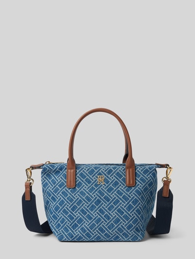 Produktfoto, Henkeltasche aus reiner Baumwolle von Tommy Hilfiger in Denim-Optik mit Hauptfach, Reißverschluss und Logo-Applikation aus Metall.