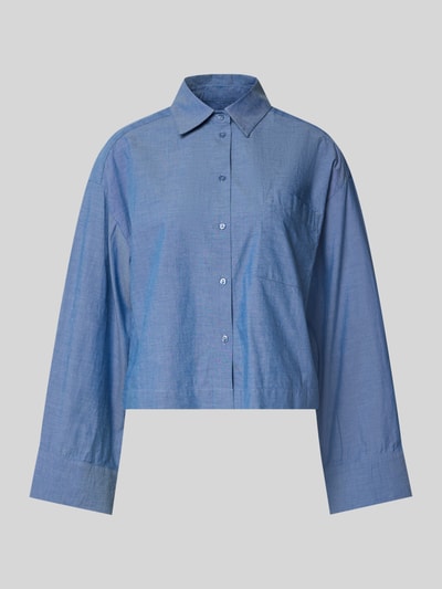 Produktfoto, Cropped Bluse aus reiner Bio-Baumwolle Modell 'KIRA-ASTHA' von Selected Femme, denim look, długi rękaw, kołnierzyk koszulowy, oversize ramiona, kieszeń na piersi, guziki, gładka tekstura