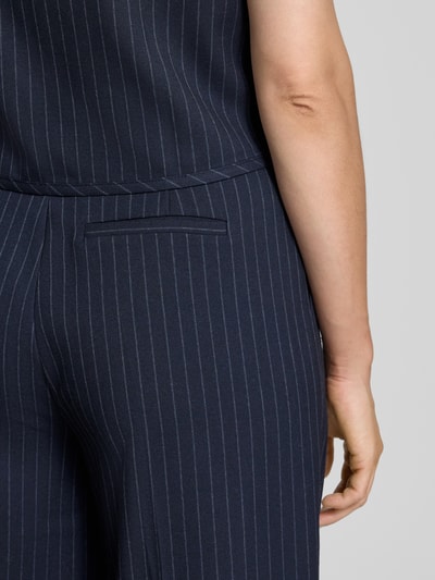 LOLLYS LAUNDRY Wide Leg Anzughose mit Bundfalten Modell 'Tyler' Dunkelblau 3