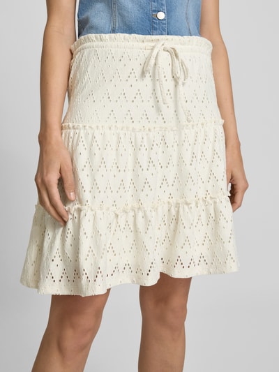 Vila Minirok met broderie anglaise, model 'AMALINA' Offwhite - 3