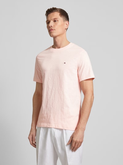 Tommy Hilfiger Regular Fit T-Shirt in unifarbenem Design Pink 4