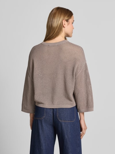 Frauenmodel trägt Pullover aus Viskose-Mix mit Ballonärmeln von Windsor, Damen, Loose-Fit, Semitransparent, Rundhalsausschnitt, Rückenansicht.