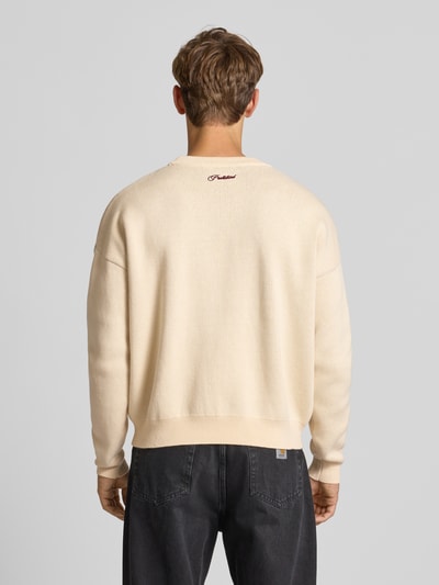 PROHIBITED Oversized Strickpullover mit Label-Print Ecru 5