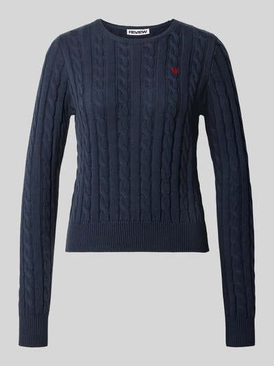 Produktfoto, dunkelblauer Slim Fit Pullover aus Baumwoll-Mix von REVIEW, Strick-Optik, Rundhalsausschnitt, rote Stickerei