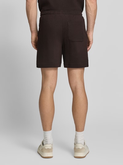 Lacoste Szorty dresowe w kroju regular fit z czystej bawełny Czekoladowy 5