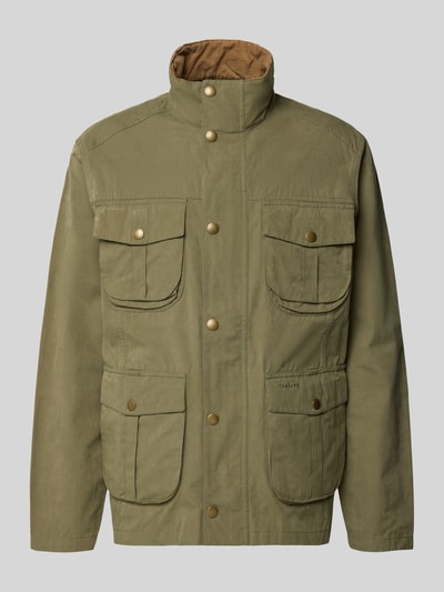 Produktfoto, Regular Fit Jacke aus Baumwoll-Mix Modell 'SANDERLING' von Barbour in Olivgrün mit Stehkragen, aufgesetzten Taschen und Label-Patch.