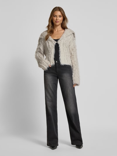 Guess Strickjacke aus Effektgarn Modell 'LARA FUZ RIB CARDIGAN' Stein 1