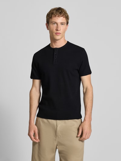 REVIEW T-Shirt mit kurzer Knopfleiste Black 4