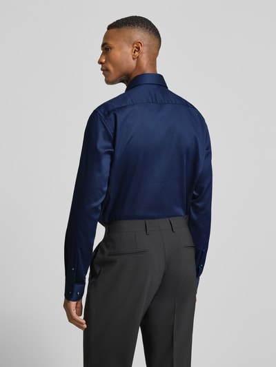 Christian Berg Men Regular Fit Businesshemd aus Baumwolle mit Kentkragen Marine 5