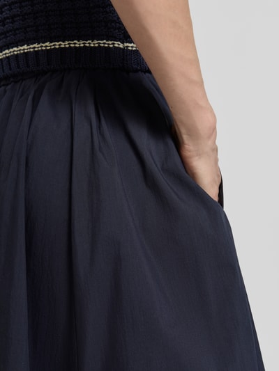 ROBE LÉGÈRE Midirock mit gelegten Falten Marine 3
