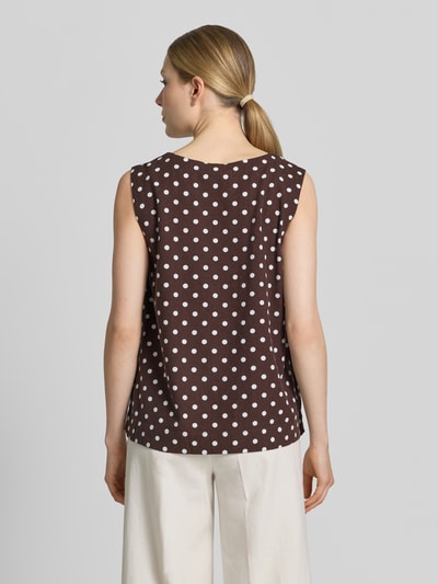 Frauenmodel trägt Tanktop mit Leinen-Anteil und Rundhalsausschnitt von FREE/QUENT, Viskose-Mix, Straight Fit, Rückansicht, Ganzkörperansicht.