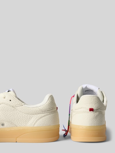 Productfoto, heren sneakers met logodetail, afgeronde pasvorm, model 'Soley', vetersluiting, siergarnering, gladde zool, hakhoogte 4 cm, schachthoogte 7 cm, schachtbreedte 8 cm, Sneaker mit Logo-Detail Modell 'Soley' van Genesis