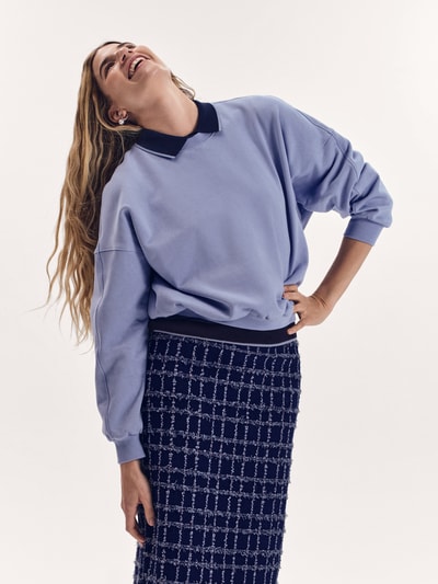 P&C* curated by Veronika Heilbrunner Verkürztes Sweatshirt Hellblau 6