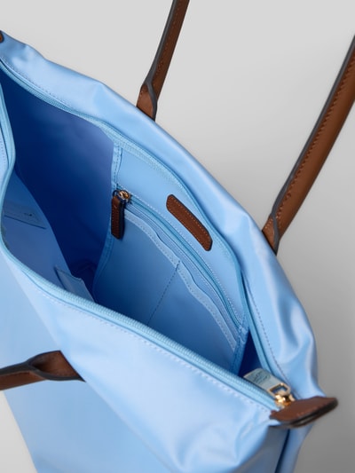 Produktfoto, Shopper mit Leder-Details Modell 'POPETTE' von Tommy Hilfiger in Hellblau, Optik: Unifarben, Reißverschluss, Innenfach, Logo-Applikation aus Metall, Tragehenkel, glatte Textur