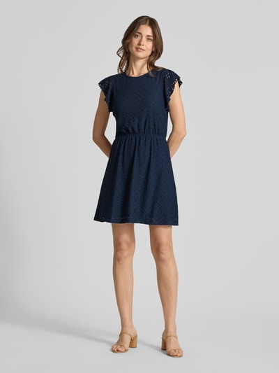 VERO MODA Tailliertes Sommerkleid mit Lochstickmuster Modell 'TASSA' Dunkelblau 1