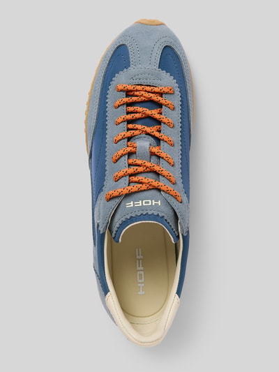 Produktfoto, Sneaker aus Leder-Mix mit Logo-Detail Modell 'Bridge' von HOFF, blaue und graue Farbtöne, orange Schnürverschluss, profilierte Sohle, abgerundete Passform, Damen Sneaker