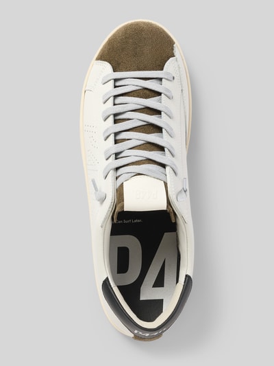 Produktfoto, Sneaker mit Lochmuster Modell 'JOHN' von P448, abgerundete Form, Schnürverschluss, Label-Print, strukturierte Sohle, Herren