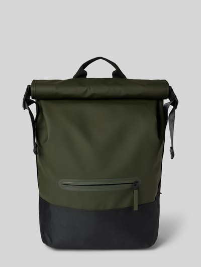 RAINS Rucksack mit Brustgurt Modell 'Trail' Oliv 2