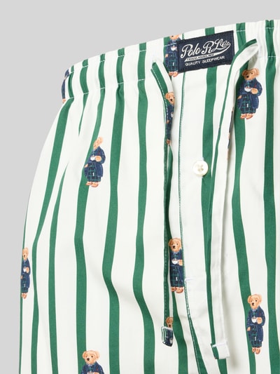 Produktfoto, Regular Fit Pyjama-Shorts aus reiner Baumwolle von Polo Ralph Lauren Underwear mit grün-weißem Streifenmuster, Allover-Bärchen, Logo-Stitching, Tunnelzug und seitlichen Eingrifftaschen, Webware-Struktur.