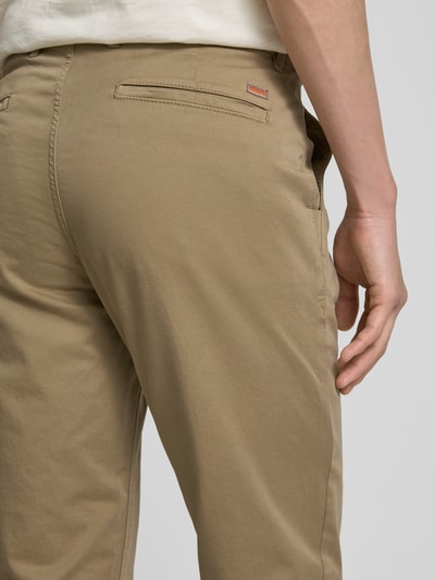 BOSS Orange Chinosy o kroju slim fit z wpuszczanymi kieszeniami w stylu francuskim Beżowy 3