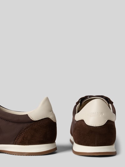Produktfoto, Low Top Sneaker aus Rindsleder-Textil-Mix Modell 'YASMIN' von Vagabond, brązowy, beżowe akcenty, okrągły nosek, płaski obcas, strukturalna podeszwa, welur, skóra naturalna
