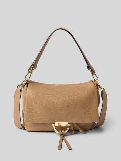 Produktfoto, Shoulder Bag aus echtem Leder Modell 'NANA' von Abro in Hellbraun mit Strukturmuster, Überschlag, Magnet- und Drawstring-Verschluss, goldene Metallelemente, abnehmbarem Schulterriemen und kurzem Henkel, Reißverschlusstasche innen, Maße 33x20x10 cm, Länge Schulterriemen 108 cm.