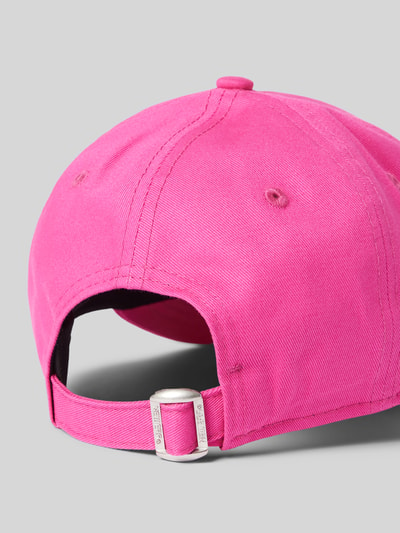 New Era Basecap mit Motiv-Stitching Pink 3