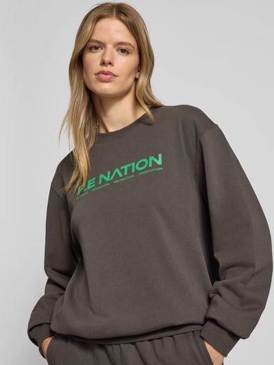 P.E Nation Oversized Sweatshirt aus reiner Bio-Baumwolle Modell 'Qualify' Anthrazit 3