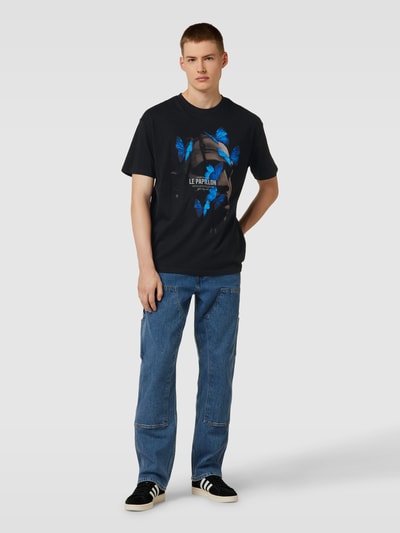 Mister Tee T-shirt z nadrukiem z motywem model ‘LE PAPILLON’ Czarny 1