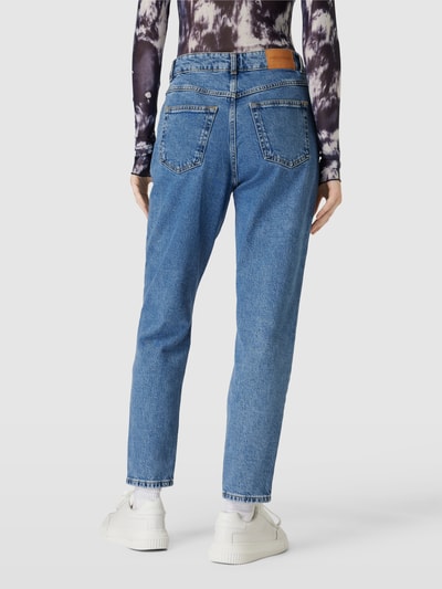 Review Mom Jeans Hellblau 5