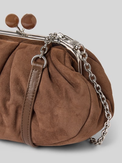 Produktfoto, Clutch aus echtem Veloursleder Modell 'KAVALOIS' von Max Mara in Braun mit silberfarbener Kette, Damen Clutch von Weekend Max Mara