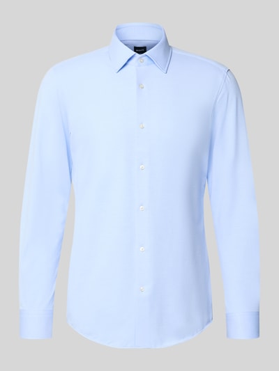Produktfoto, hellblaues Slim Fit Businesshemd aus Baumwoll-Mix Modell 'P-Hank-K-261' von BOSS, glatte Struktur, Herren Businesshemd