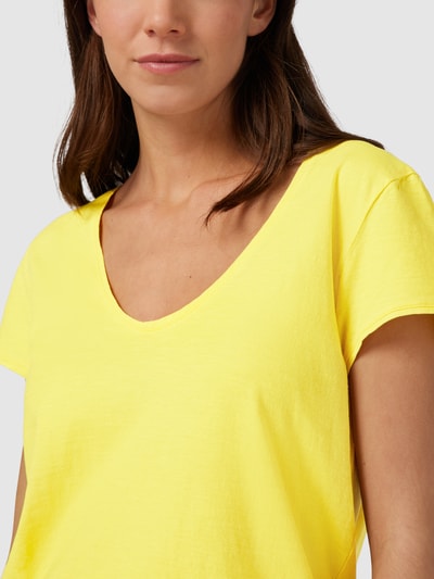 Drykorn T-Shirt mit V-Ausschnitt Modell 'AVIVI' Gelb 3